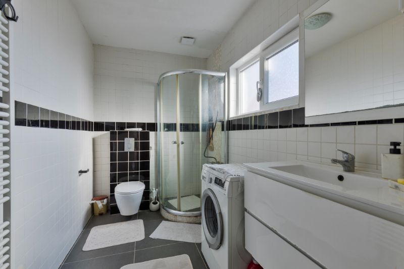 RUIME, LICHTRIJKE ALLEENSTAANDE WONING MET VEEL POTENTIEEL foto 17