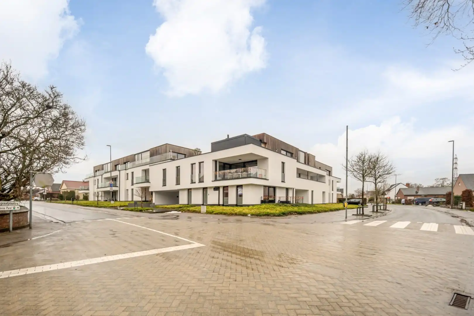 Recent, gelijkvloers appartement in een stijlvolle residentie mét ondergrondse parkeerplaats en kelderberging!  foto 2