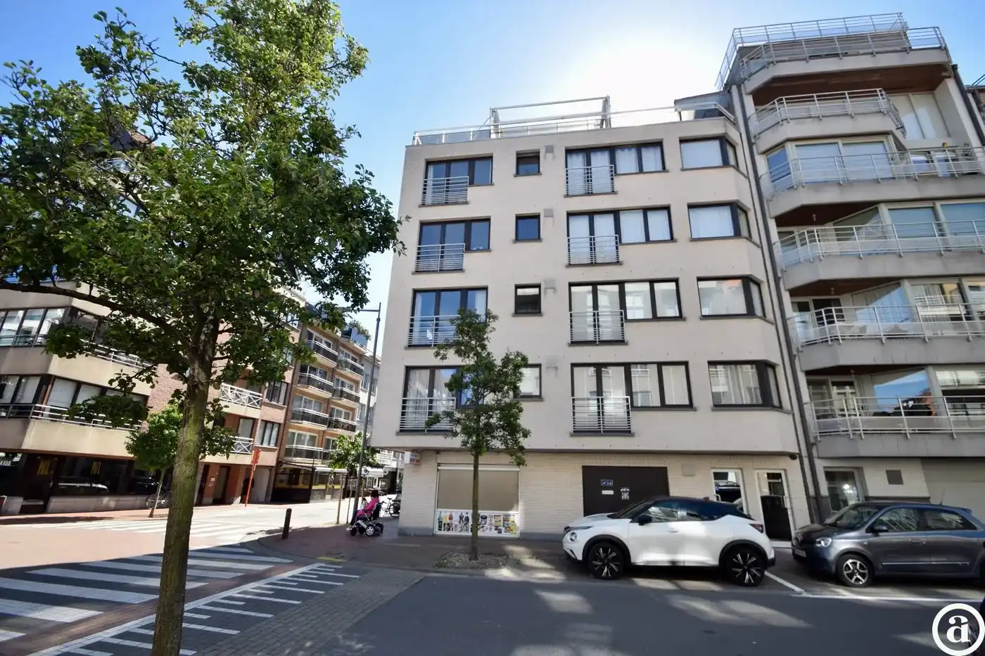 Instapklaar hoekappartement op enkele stappen van het centrum foto 4