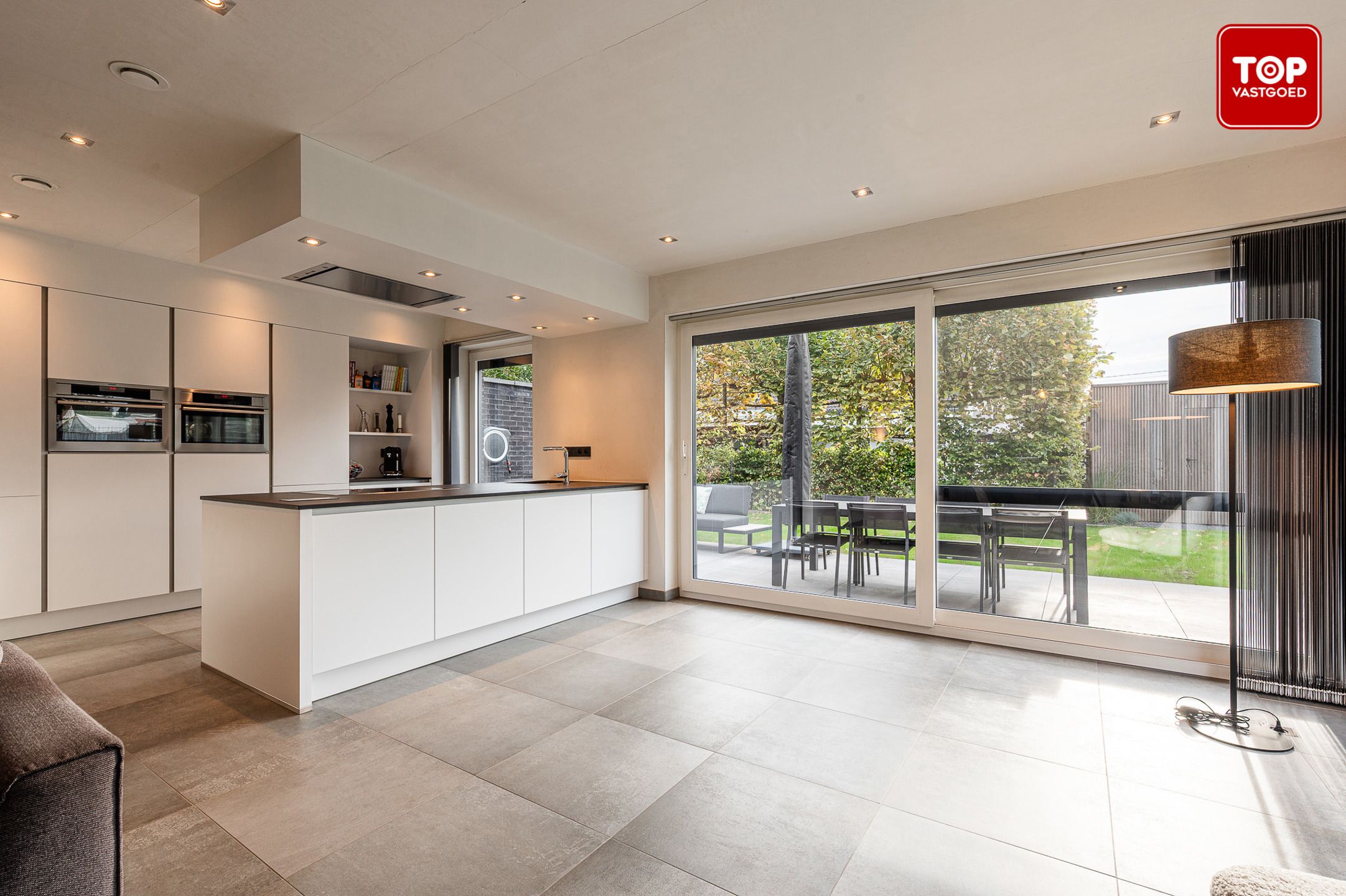 Instapklare woning (2016)  met 4 slaapkamers en tuin in residentiële wijk foto 12