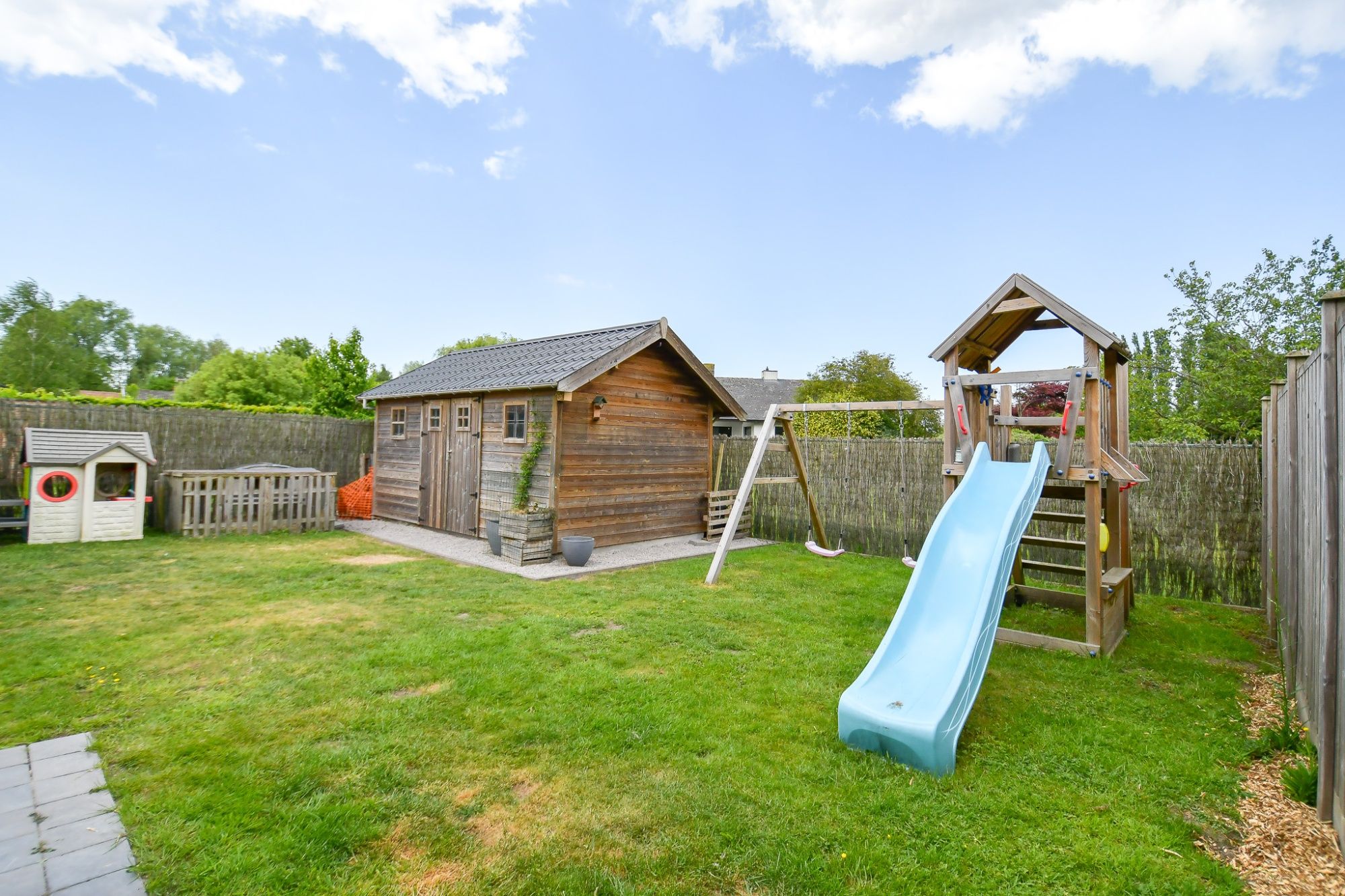Recent hedendaags ingerichte woning (bj 2017) in een groene omgeving tussen Oedelem en Brugge foto 2