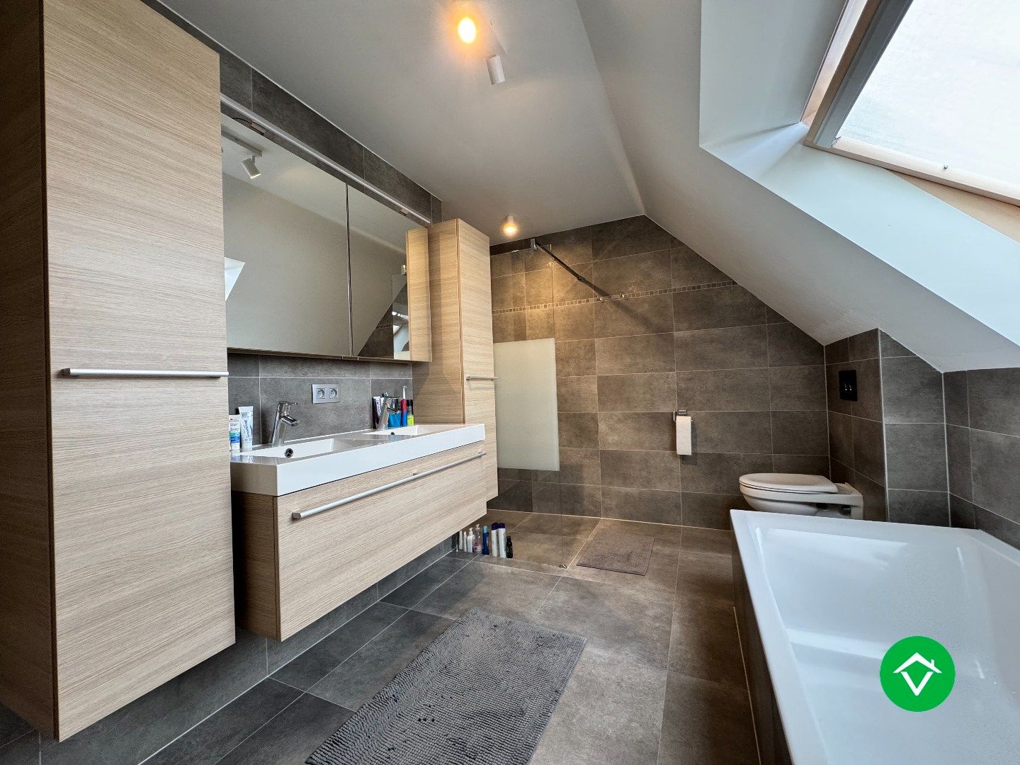 Te huur: recente woning in rustige woonwijk te Diksmuide – beschikbaar vanaf 1 september foto 21