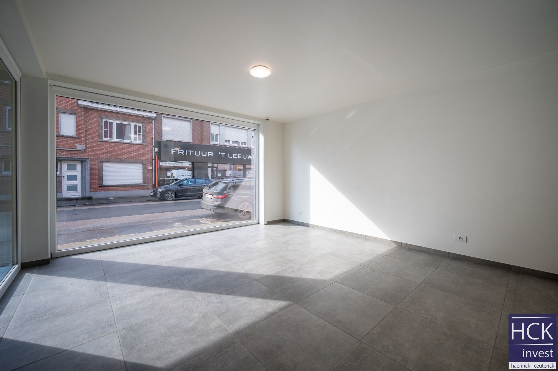 WAREGEM - Commerciële ruimte (winkel of bureel) op topligging! foto 3
