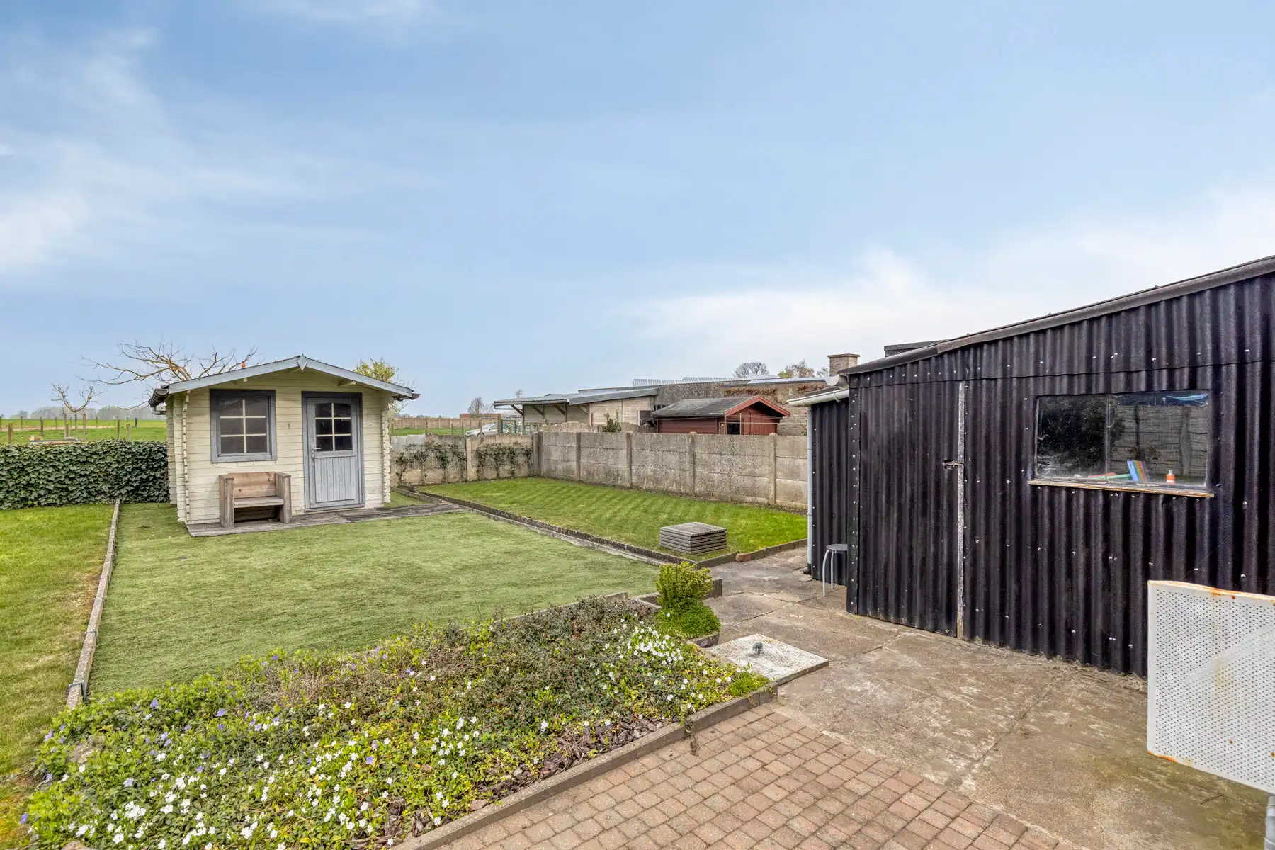 Solide 3-gevelwoning op centrale ligging foto 26