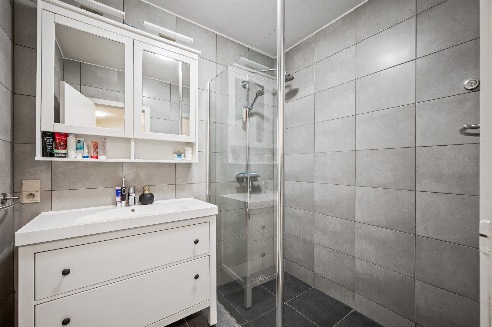 Instapklaar appartement te centrum Tienen foto 15