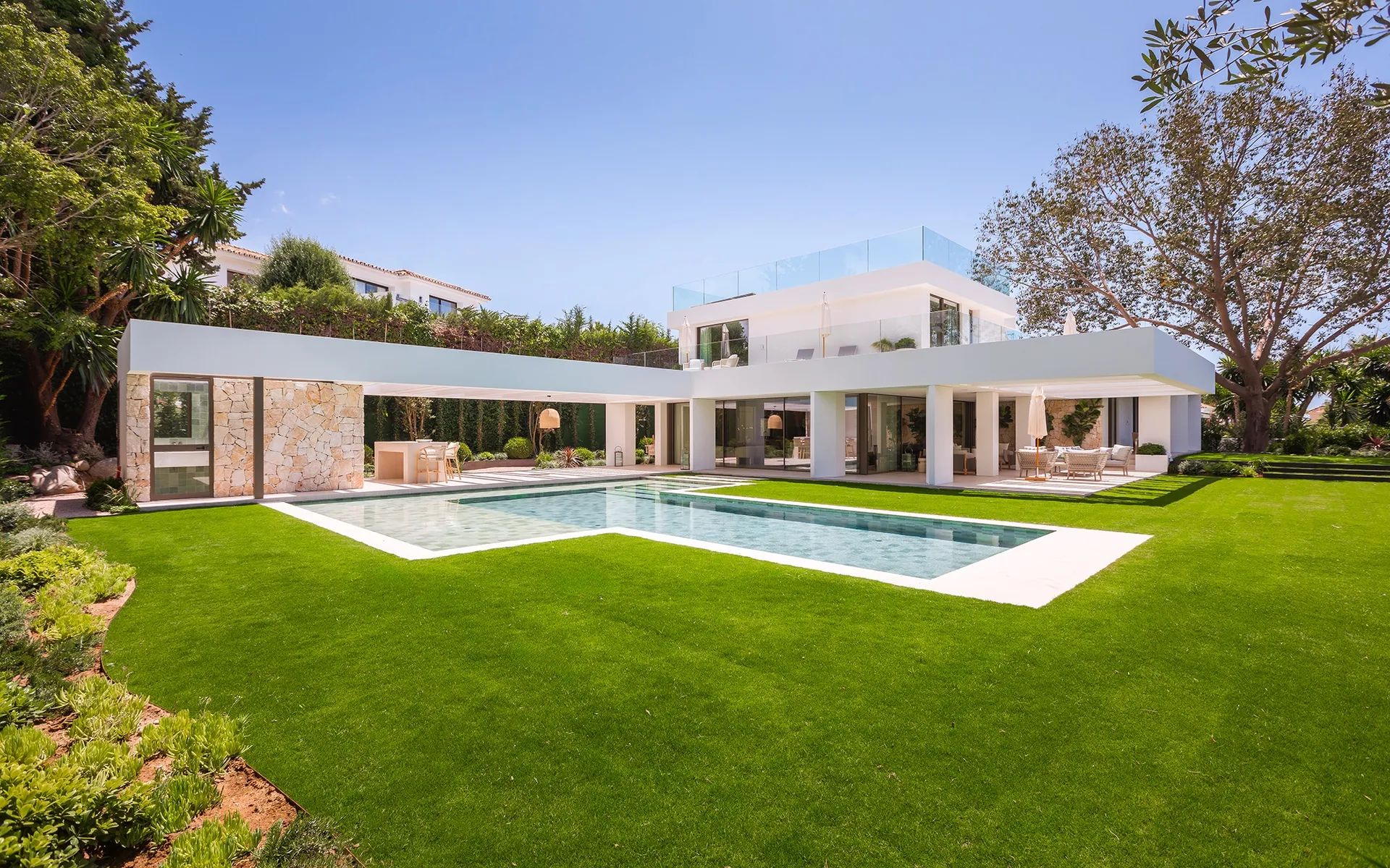 Ongeëvenaarde luxe met deze fantastische villa! In het hart van Nueva Andalucia foto 18