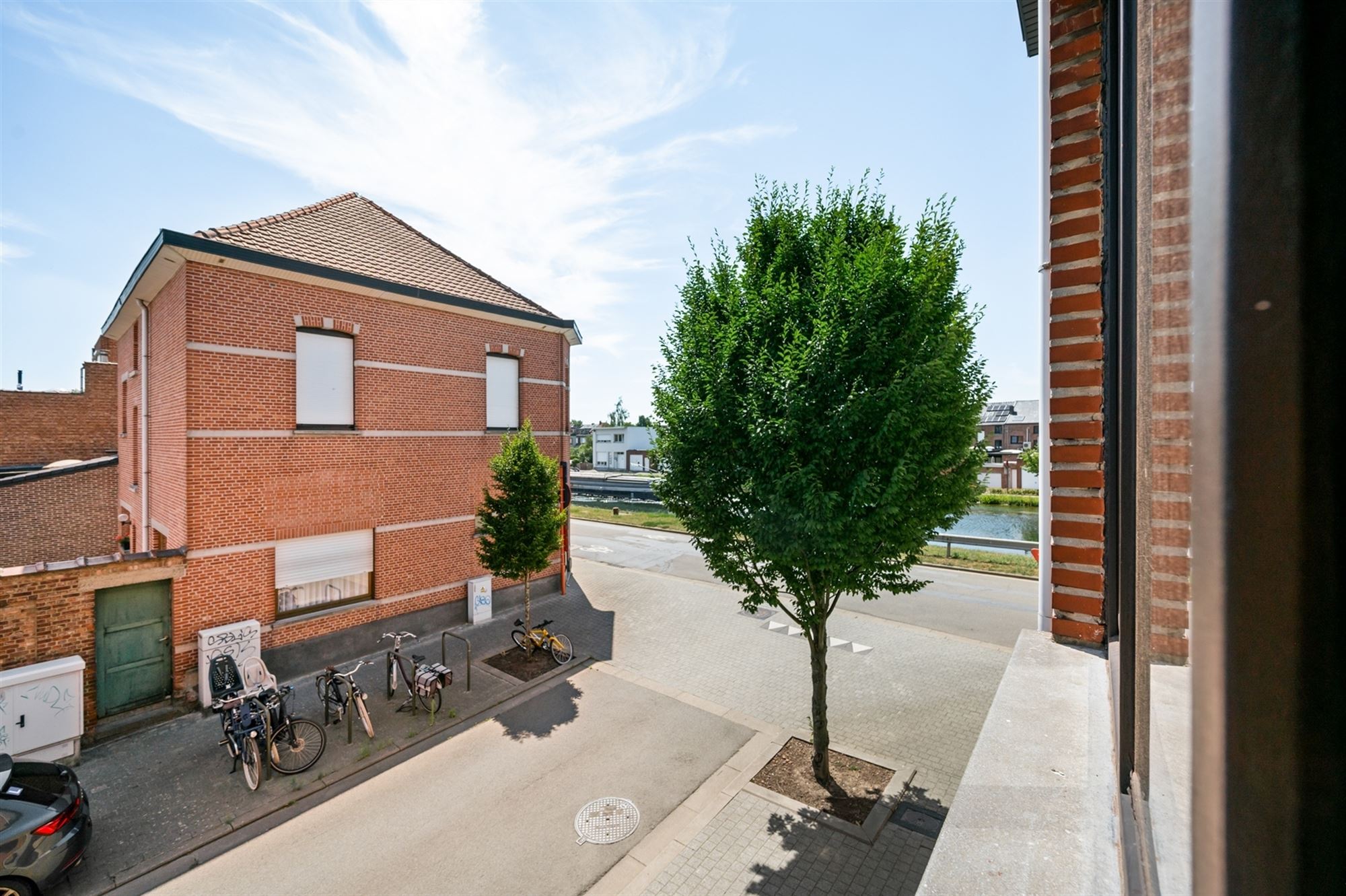 Instapklare woning met 3 SLPK aan de vaart te Mechelen. foto 14