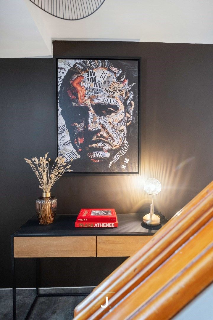 Instapklare gezinswoning met vier slaapkamers, zonnige tuin, grote garage en tal van extra’s – volledig gerenoveerd in 2019 foto 2