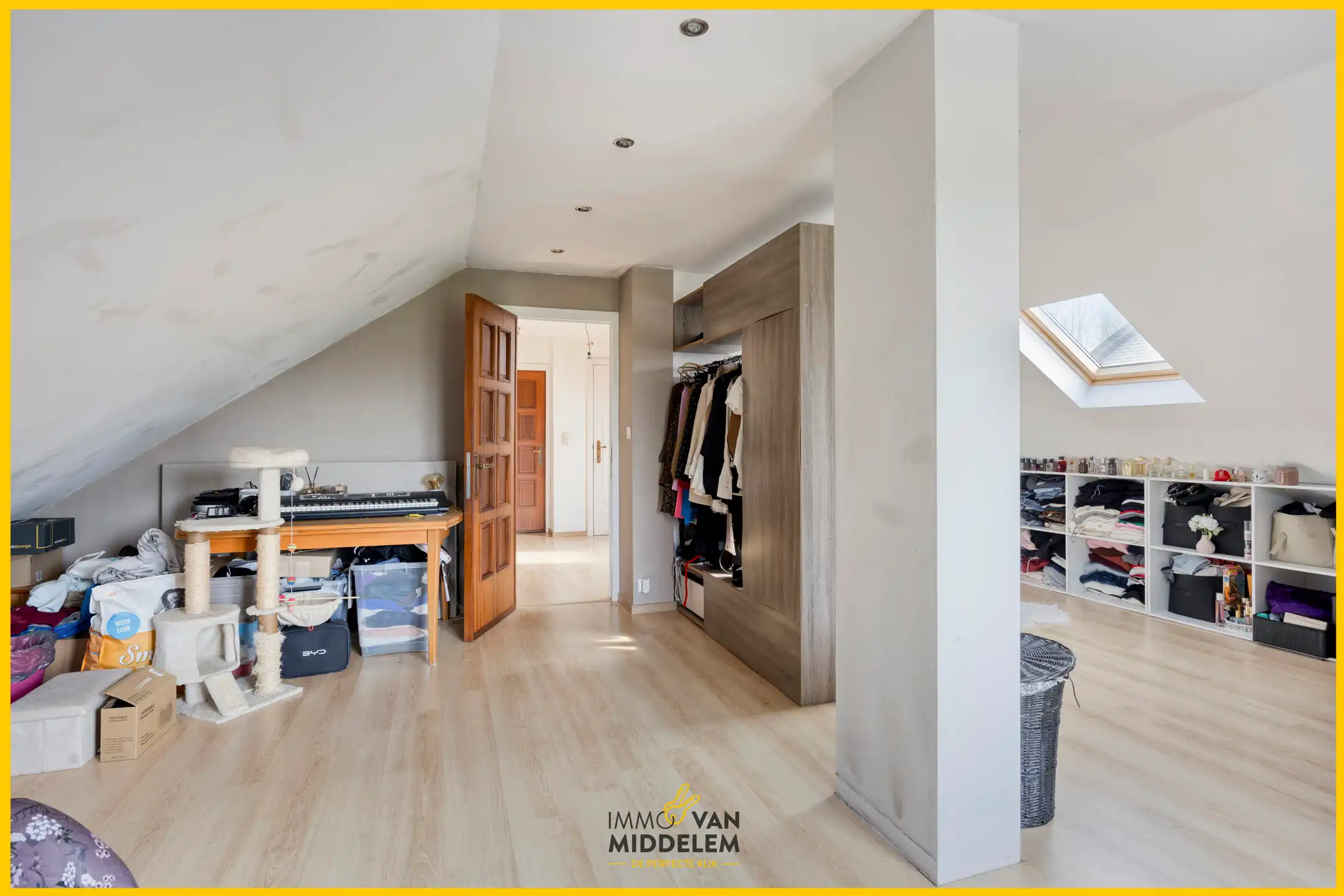 RUIME WONING MET 6 KAMERS EN GROTE TUIN foto 14