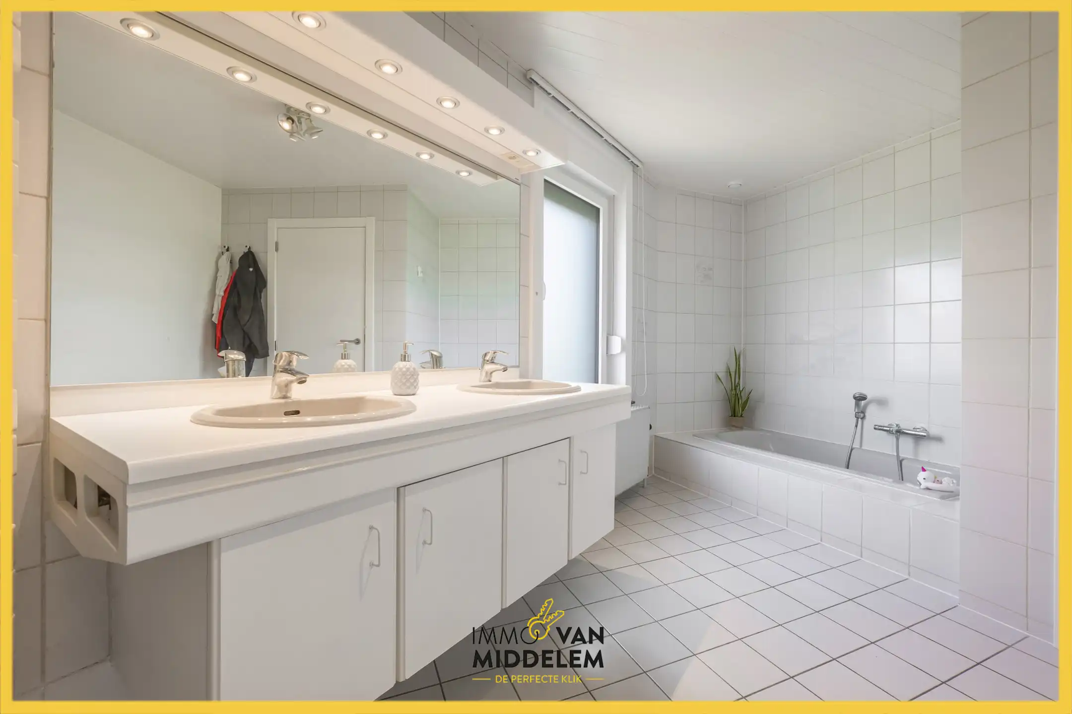 INSTAPKLARE WONING MET 4 KAMERS, TUIN EN GARAGE foto 19