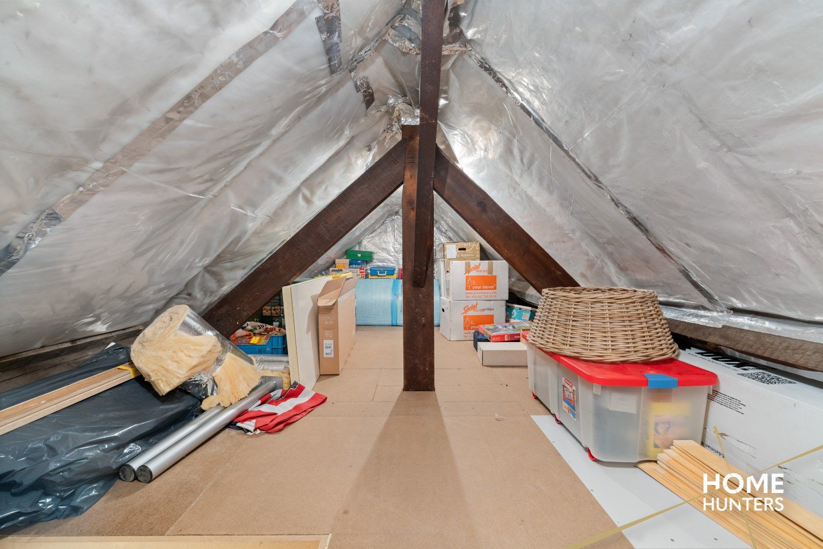 Instapklare, gerenoveerde woning op centrale ligging nabij centrum Roeselare! foto 18