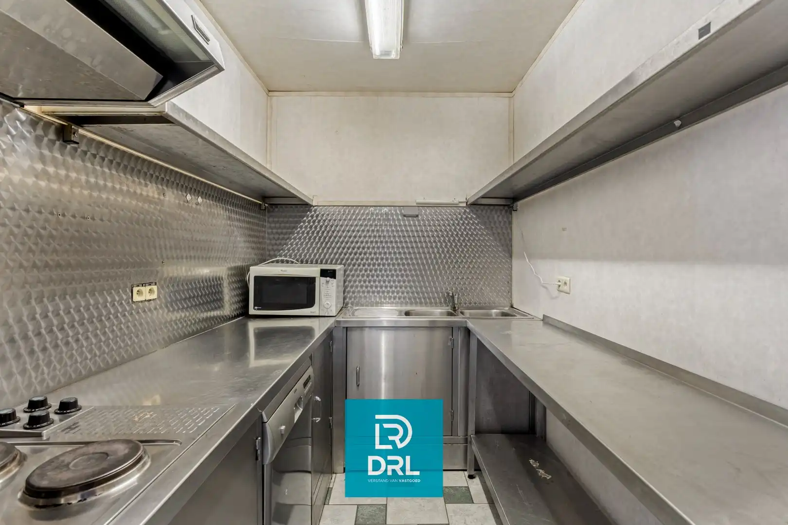 COMMERCIEEL PAND met LOODS te KORTEMARK foto 21