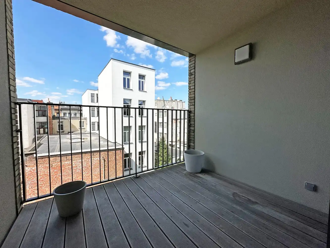 2 slaapkamer appartement met 2 terrassen en staanplaats te Antwerpen foto 4