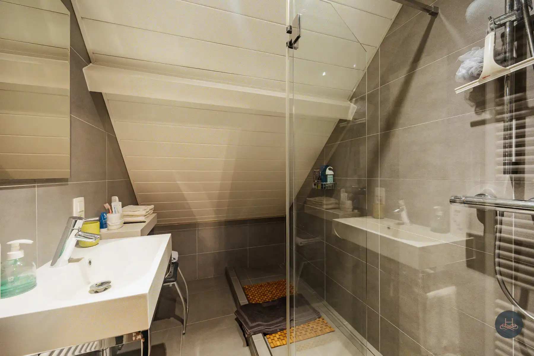 Prachtige vrijstaande villa in rustige omgeving foto 26
