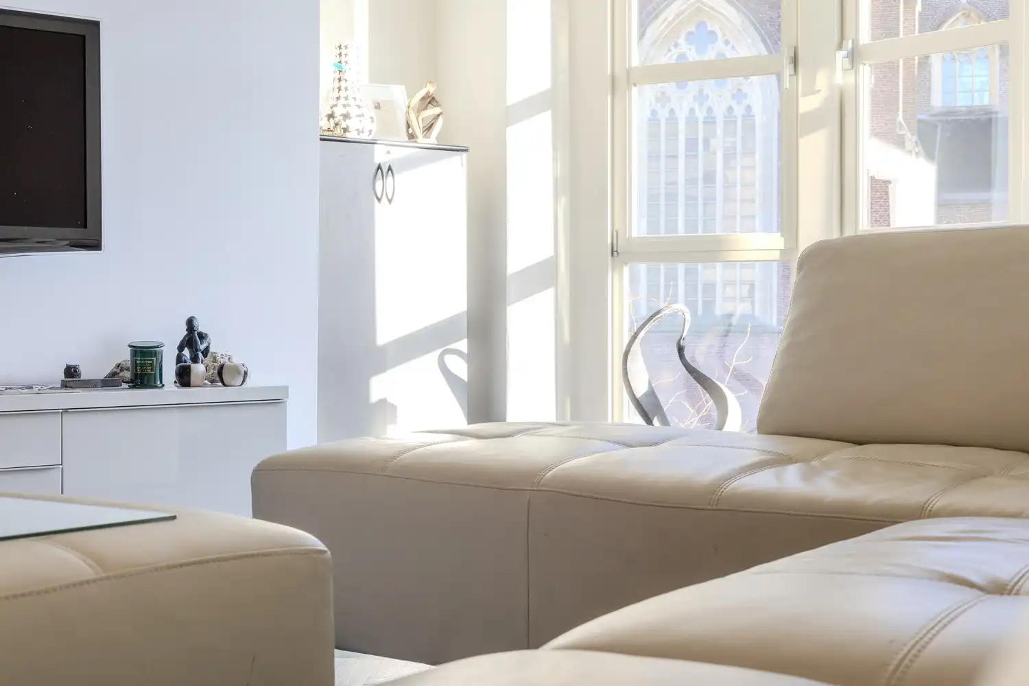 Instapklaar appartement met terras in hartje Lanaken foto 4