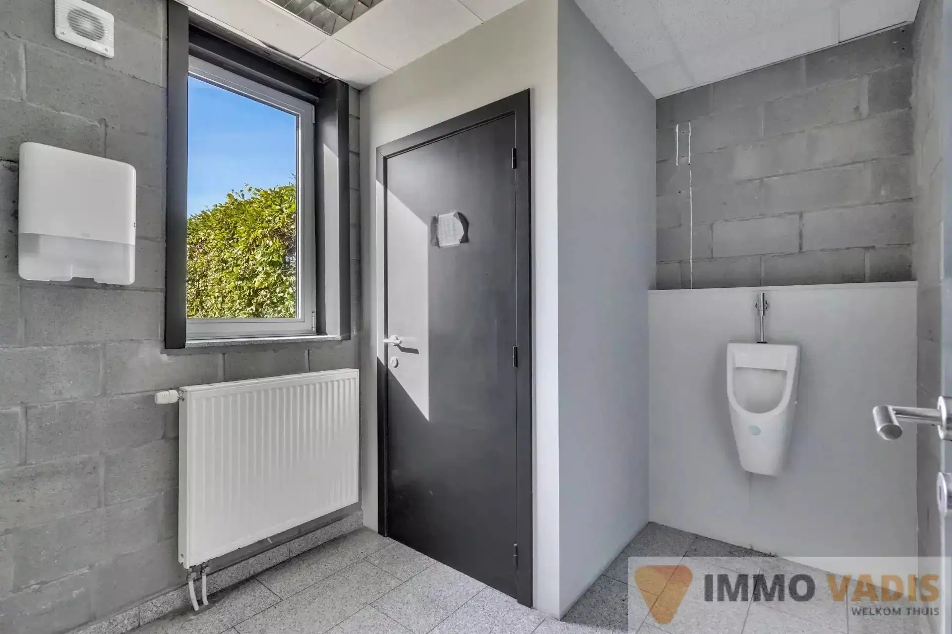 Industrieel gebouw op strategische locatie foto 28