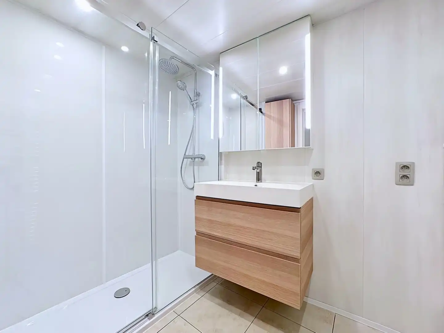 Gunstig gelegen appartement met 1 ruime slaapkamer foto 10