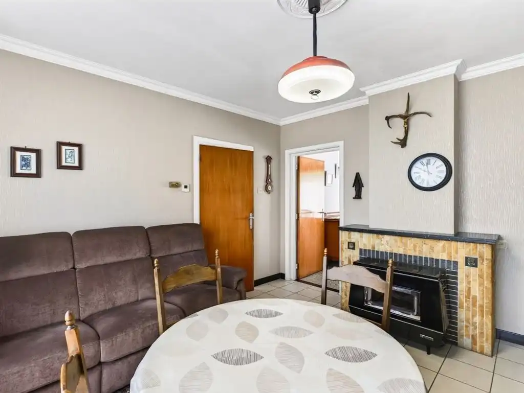 Verzorgde, vrijstaande woning, op te frissen naar eigen smaak foto 18