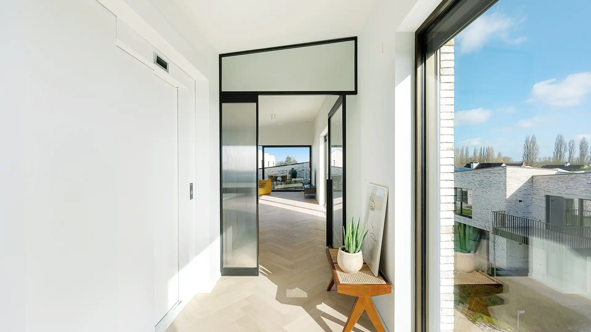 Uitzonderlijk appartement (±200 m²) met terrassen, lift en garage voor 4 wagens foto 4