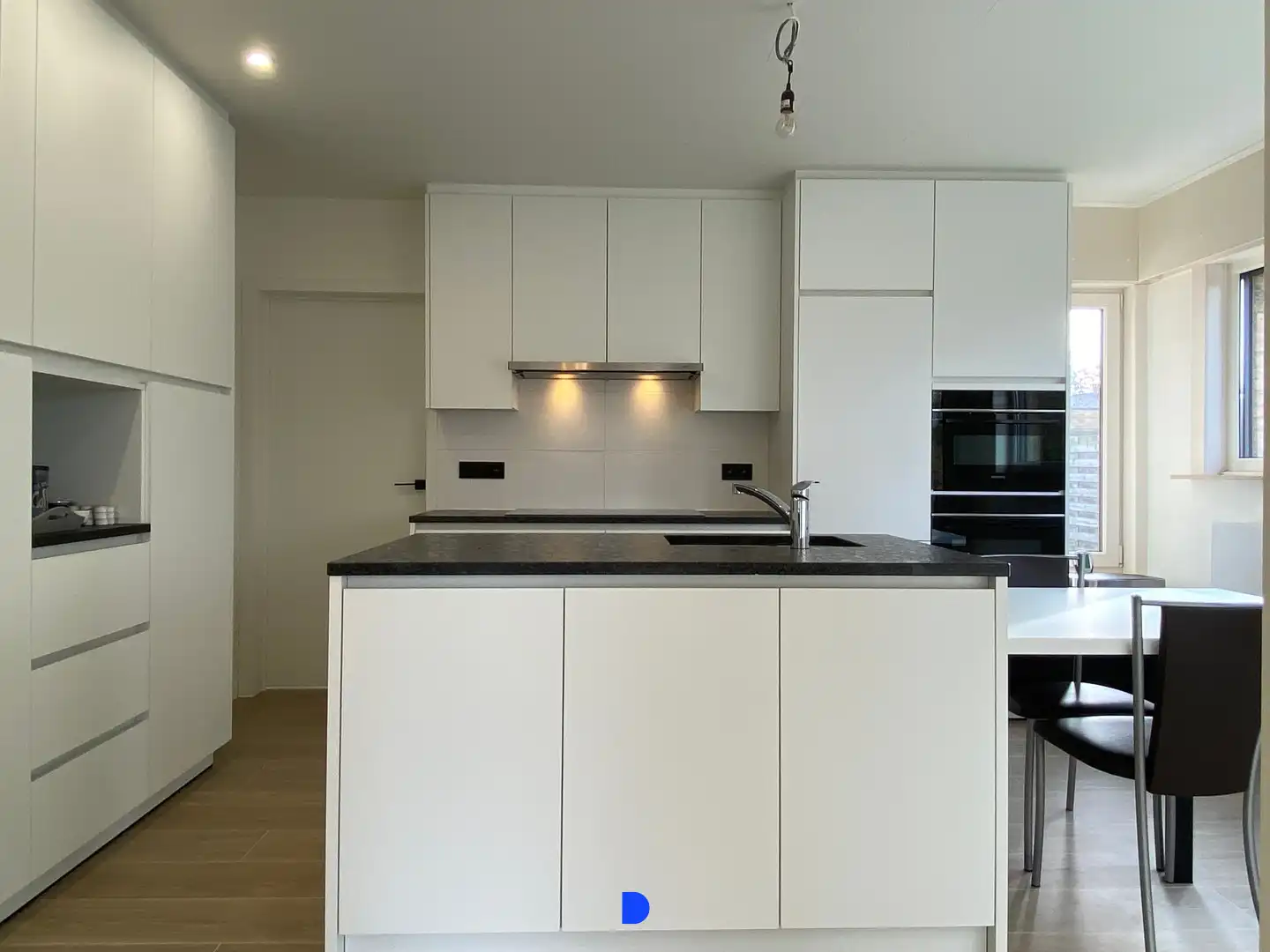 Mooi gerenoveerde woning in Brugge Sint-Pieters! foto 13