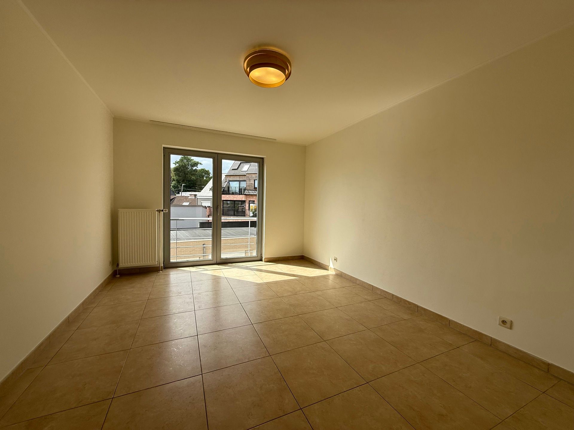 HAALTERT - Ruim appartement mét garage vlakbij de dorpskern. foto 8