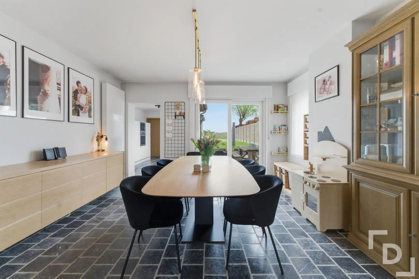 Gerenoveerde HOB met 3 slaapkamers en tuin te koop in Sint-Jan. foto 11