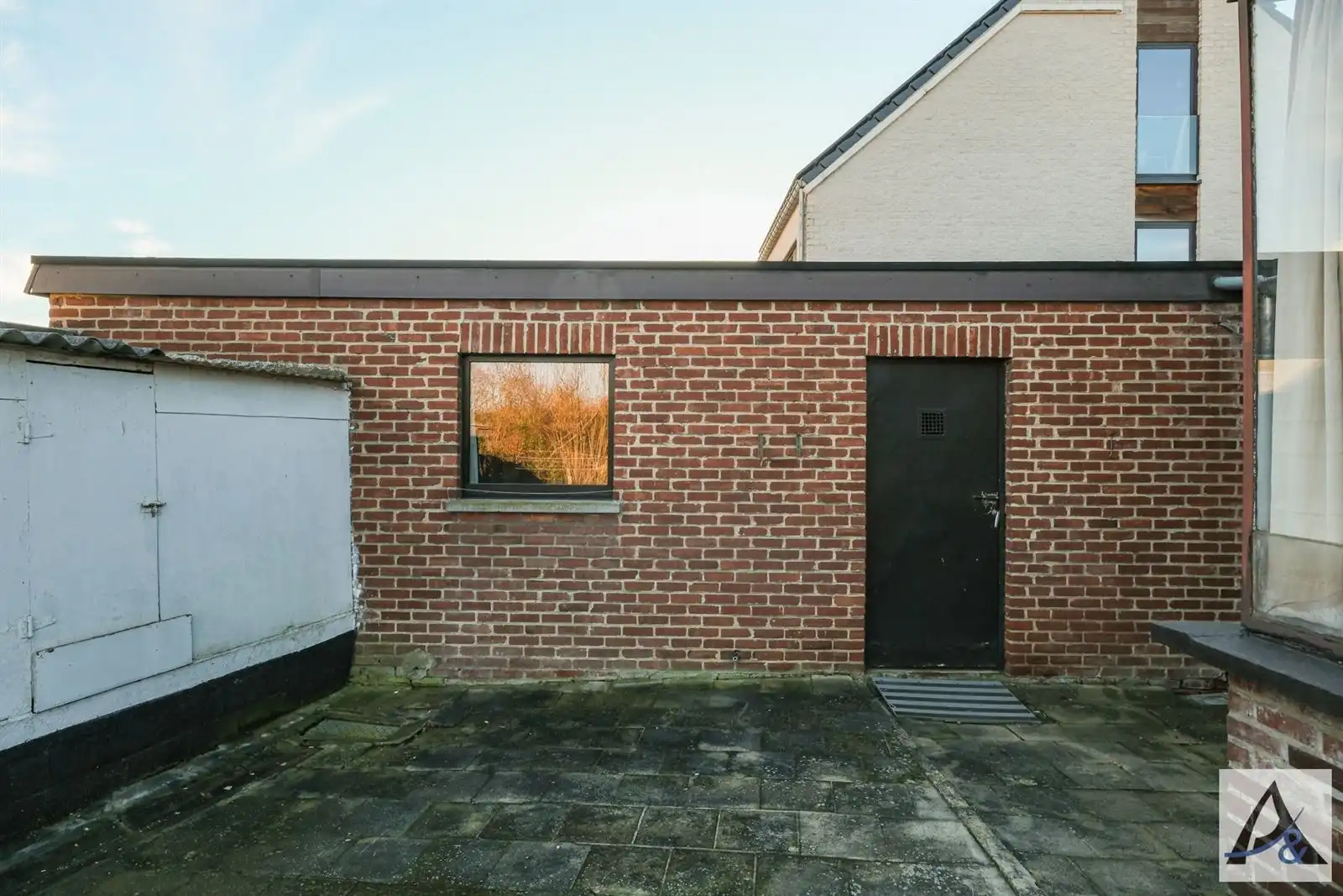 Te renoveren woning met potentieel in rustige buurt foto 23