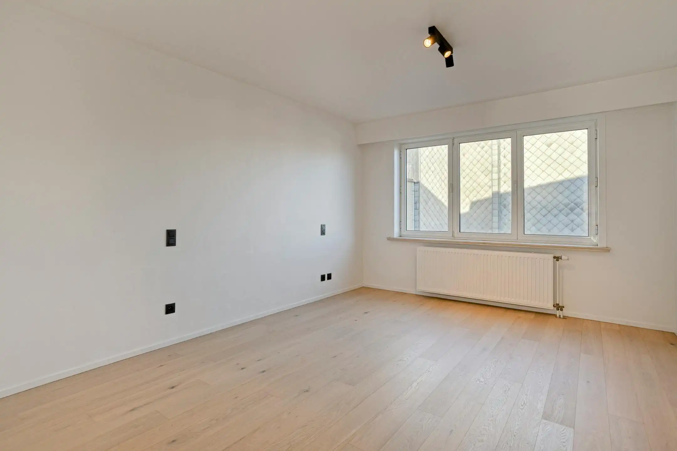 Appartement (97m²) te koop aan de Grote Markt in Kortrijk. foto 8