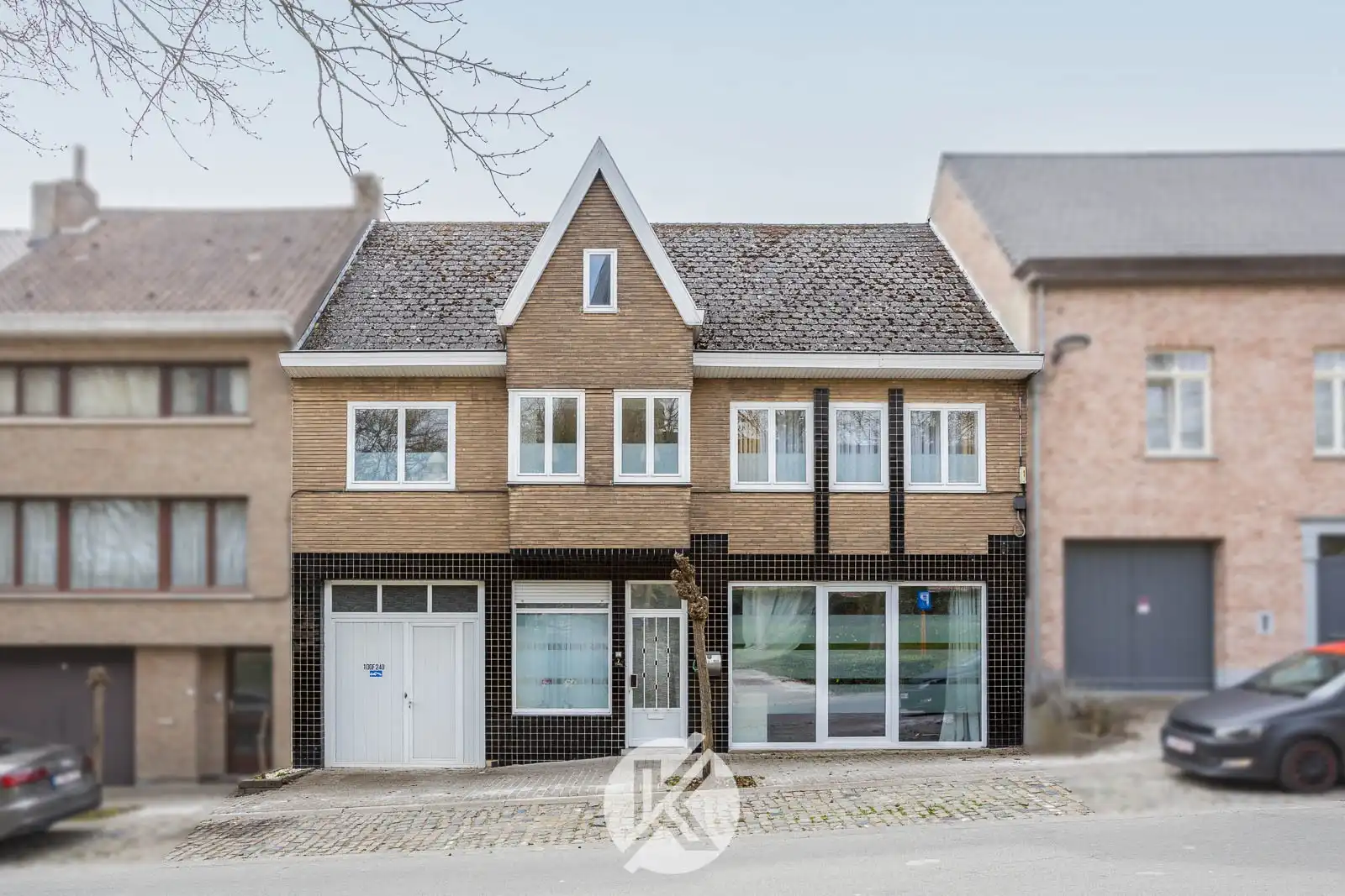 Veelzijdige woning op het dorpsplein foto {{pictureIndex}}