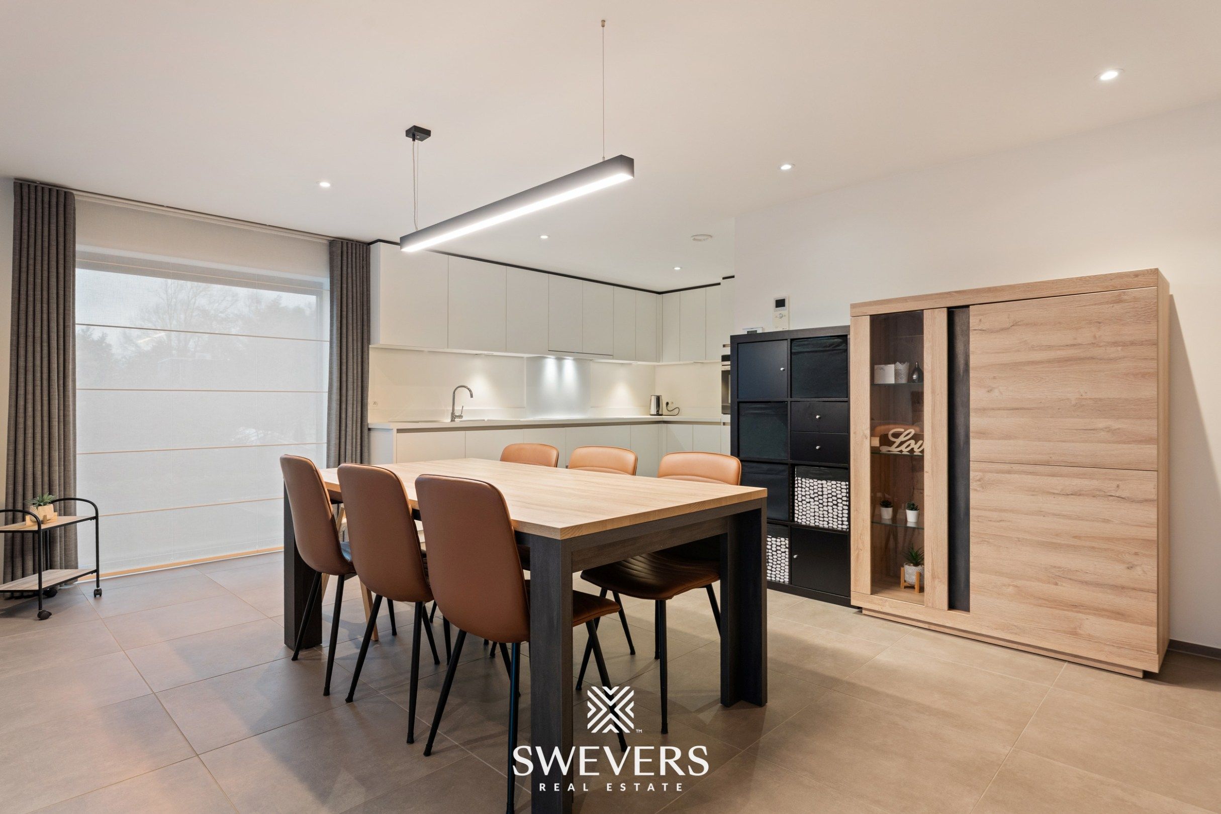 Instapklaar, volledig gerenoveerd appartement met groot terras, airco en staanplaatsen in hartje Heusden-Zolder foto 8