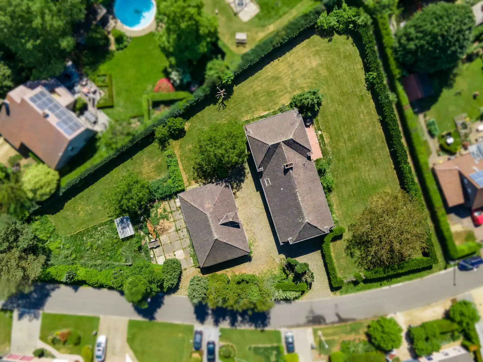 Hoofdfoto van de publicatie: Hoevevilla op uniek perceel met veel potentieel