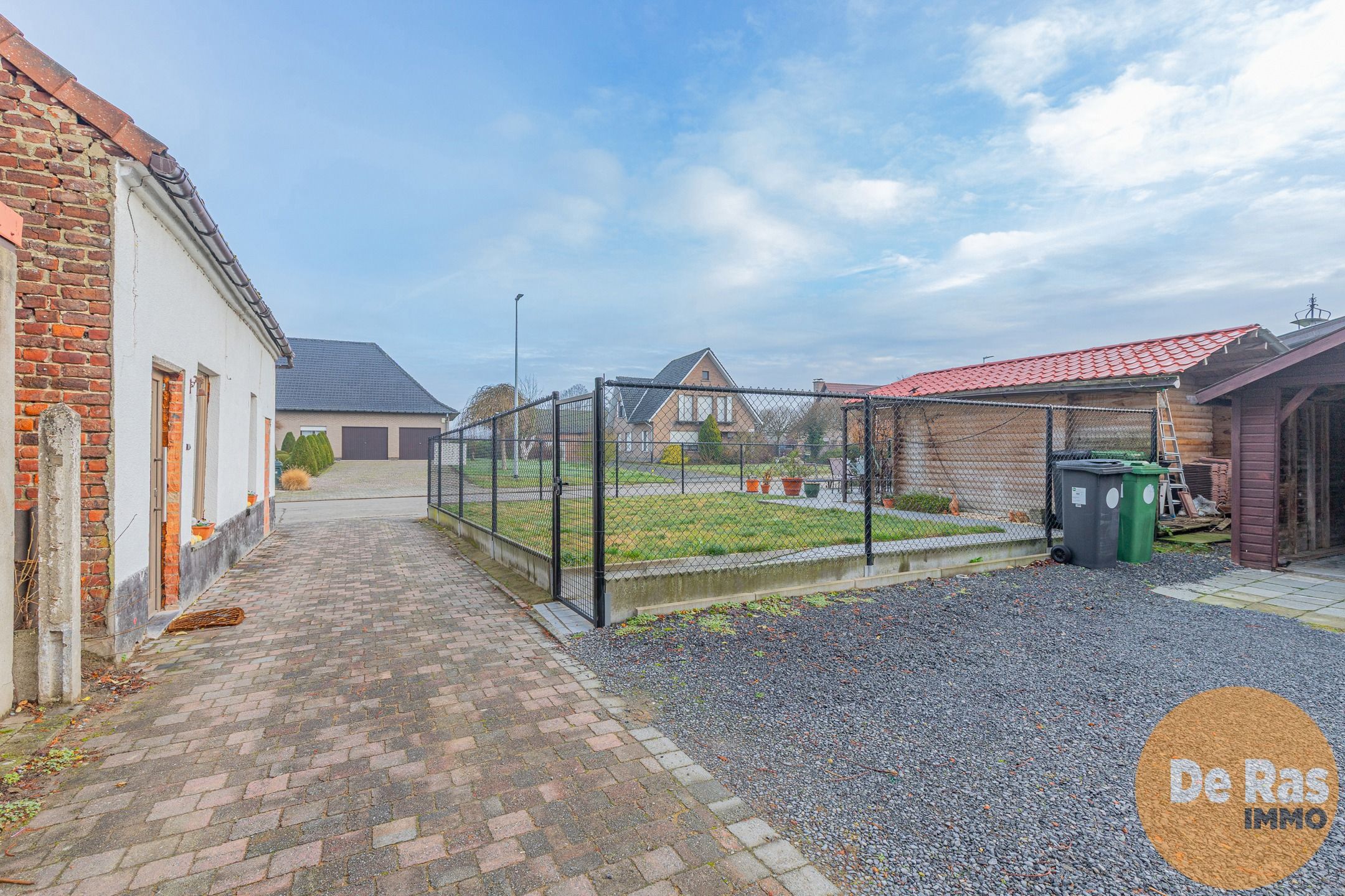 OORDEGEM - Instapklare woning met 2 kamers op leuke locatie foto 4