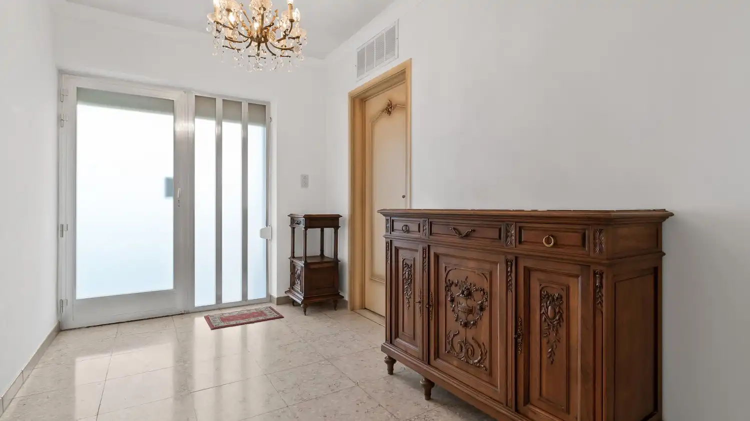 Gelijkvloerse woning met 3 slaapkamers en mooie tuin te Nieuwerkerken foto 3