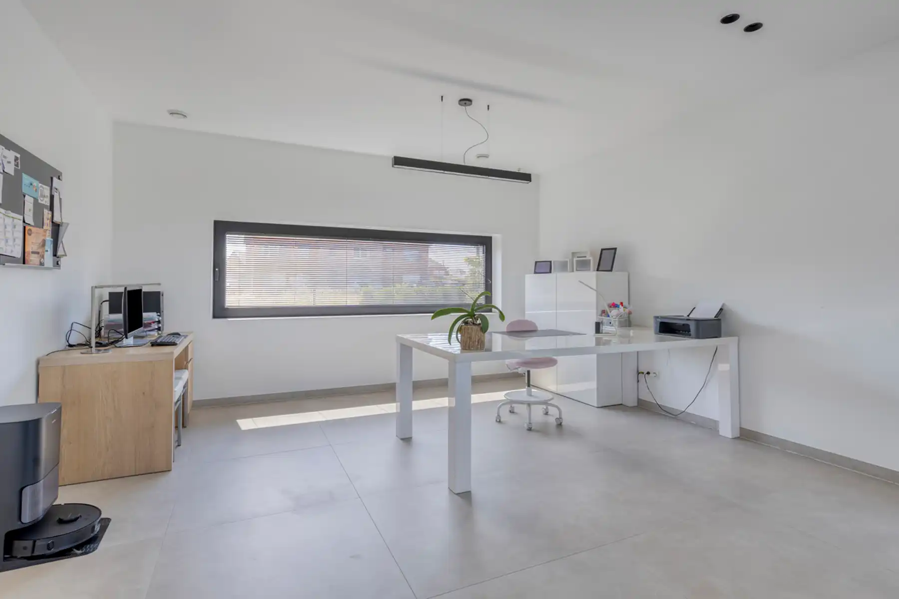Ruime open bebouwing met loods en dubbele garage. foto 10