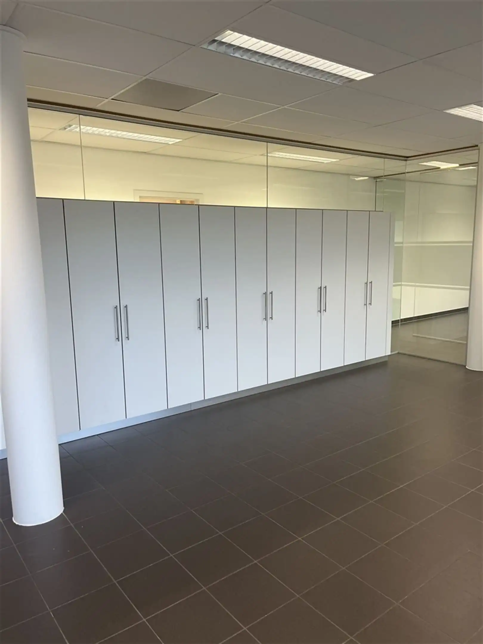 Kantoorgebouw foto 13