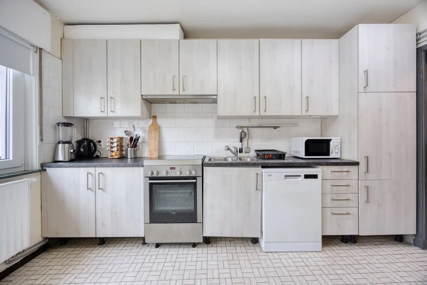 Instapklare woning met 4 slpk en ruime tuin foto 7