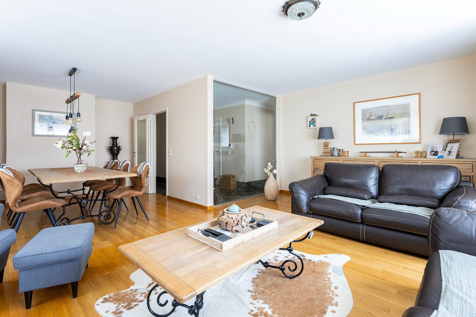 Riant appartement (140m²) met 3 slpks, terras en garagebox! foto {{pictureIndex}}