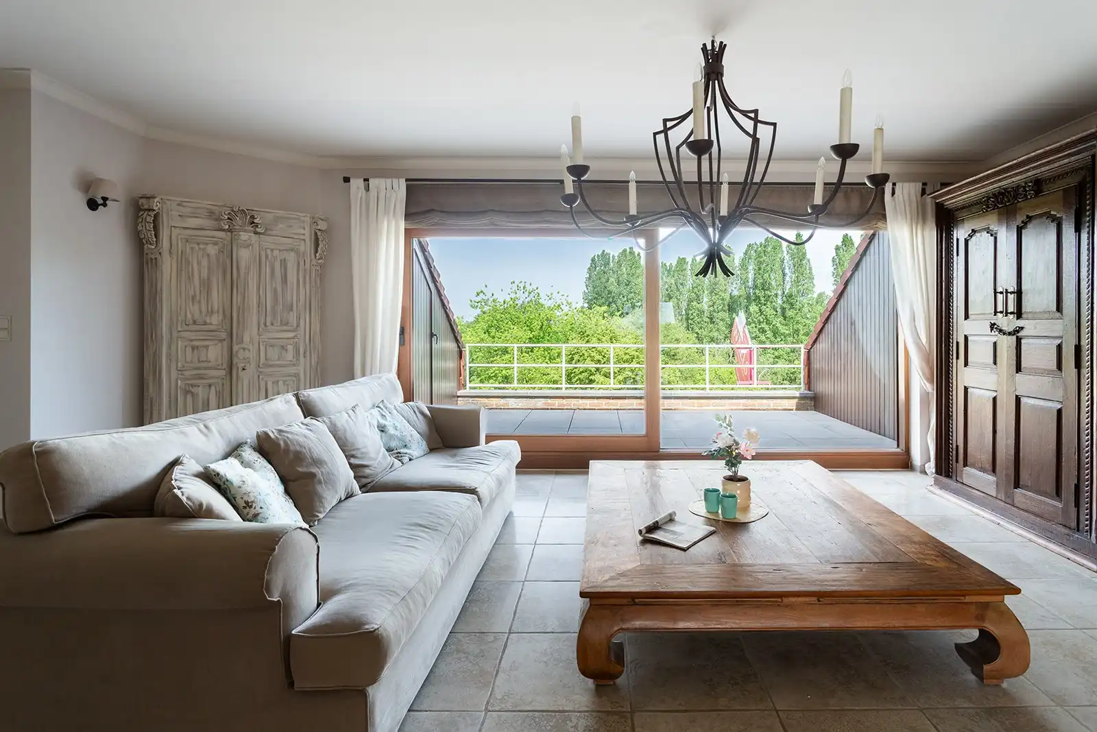 Ruim en lichtrijk duplex met 2 terrassen.  foto 5