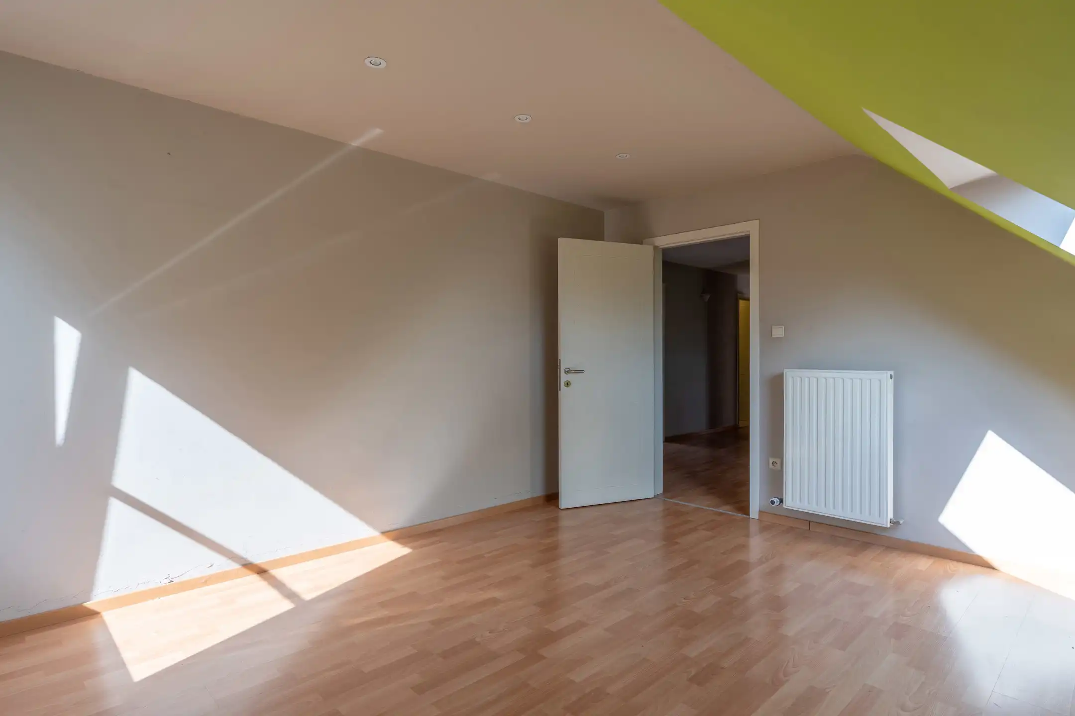 Ruime gezinswoning met 4 slpks op toplocatie te Vosselaar. foto 20