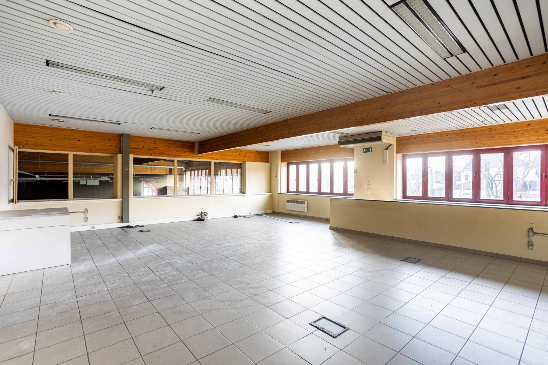 Polyvalent handelspand/kantoren pand op topligging foto 20