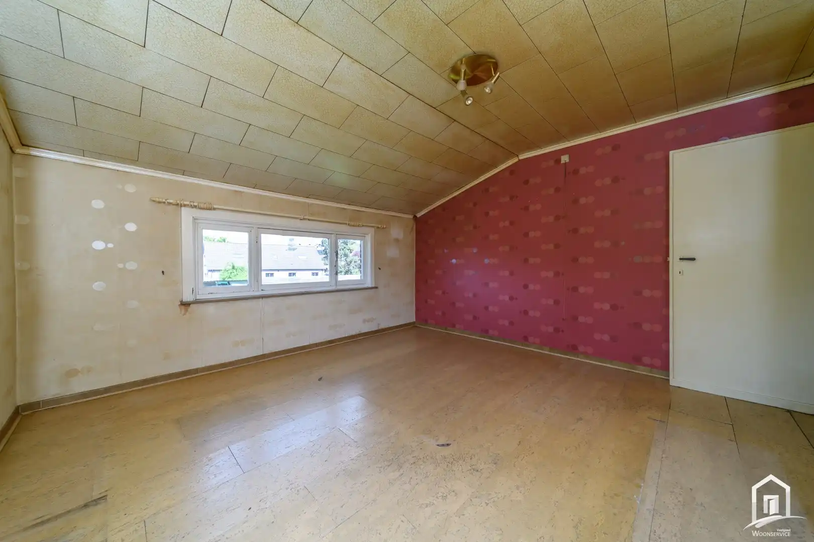 Te renoveren gezinswoning met 2 slaapkamers en ruime tuin foto 12