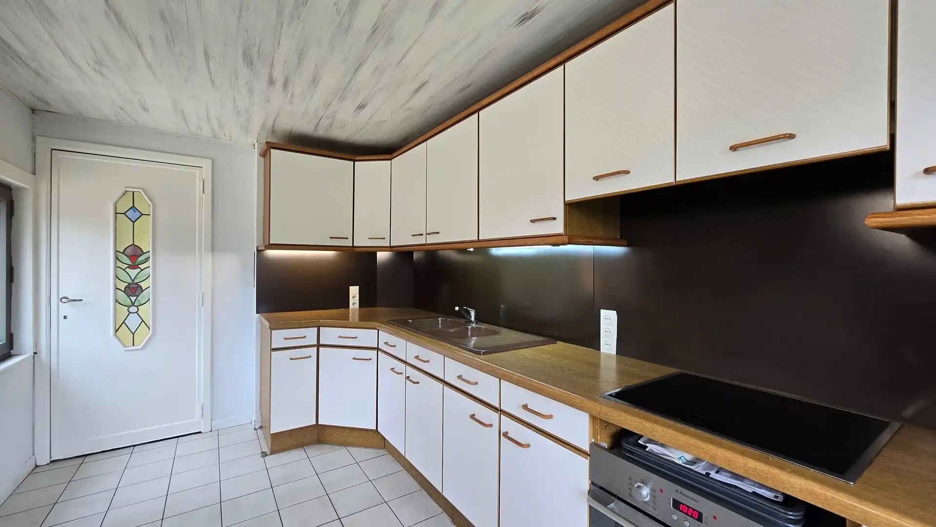 Karaktervolle Vrijstaande Woning met Veranda, Ruime Tuin en Vrijstaande Garage in Veltem-Beisem foto 14