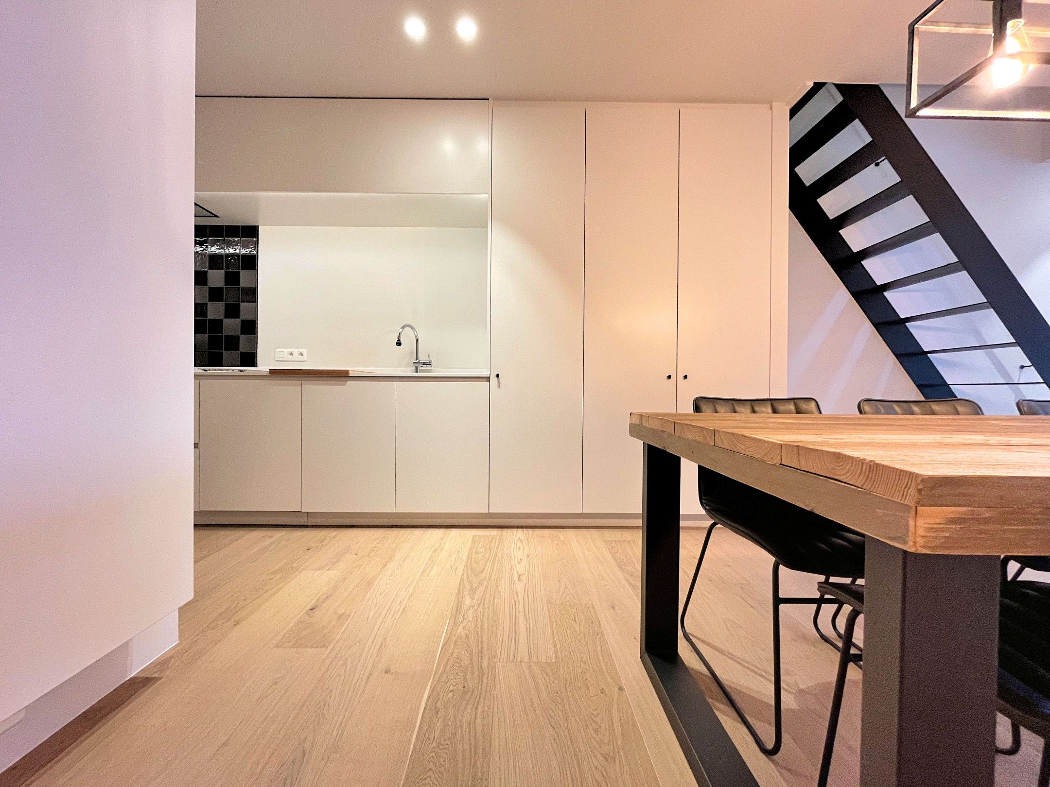 Volledig instapklaar huis met mooie tuin te Damme foto 4