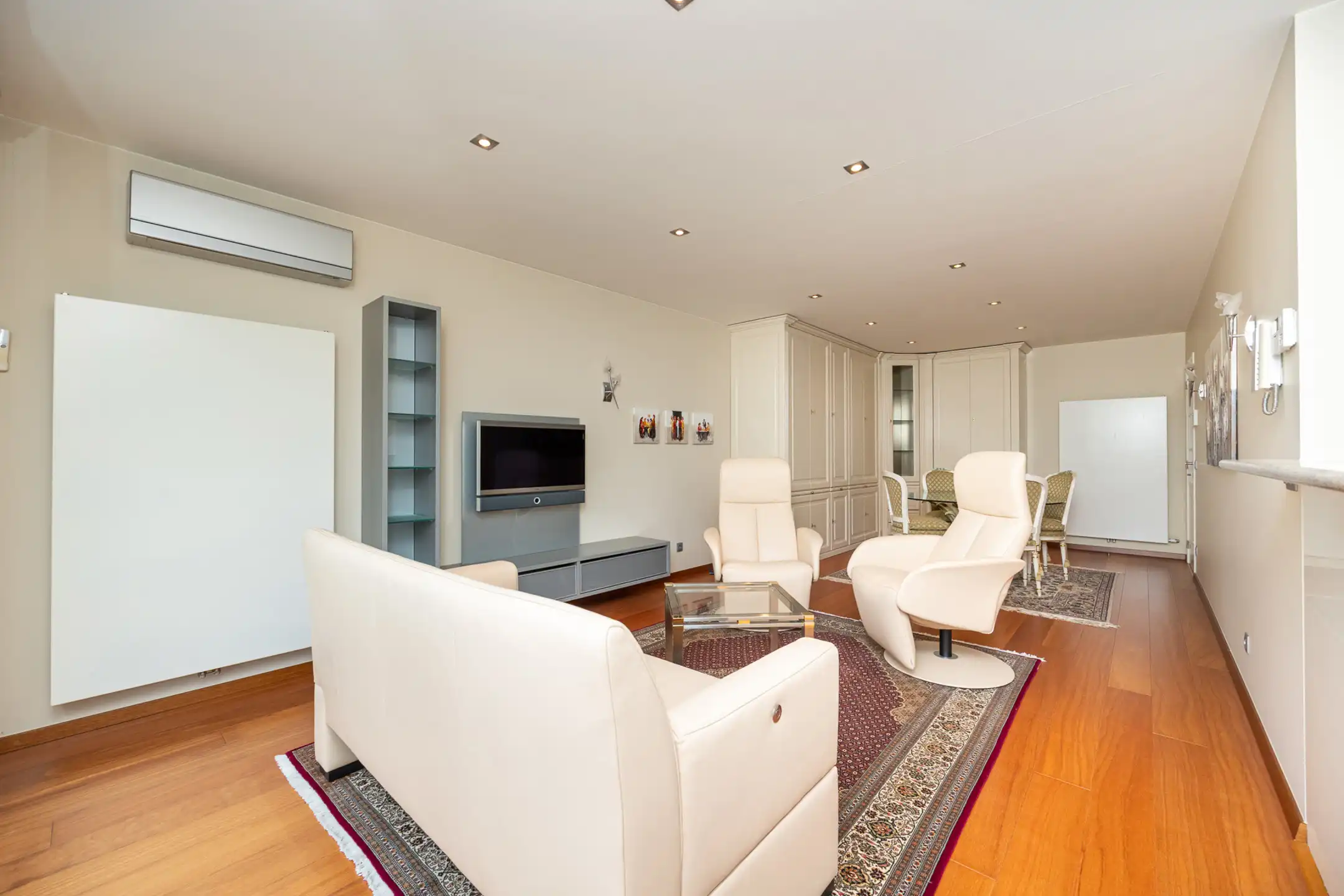 Appartement met terras en garagebox foto 6
