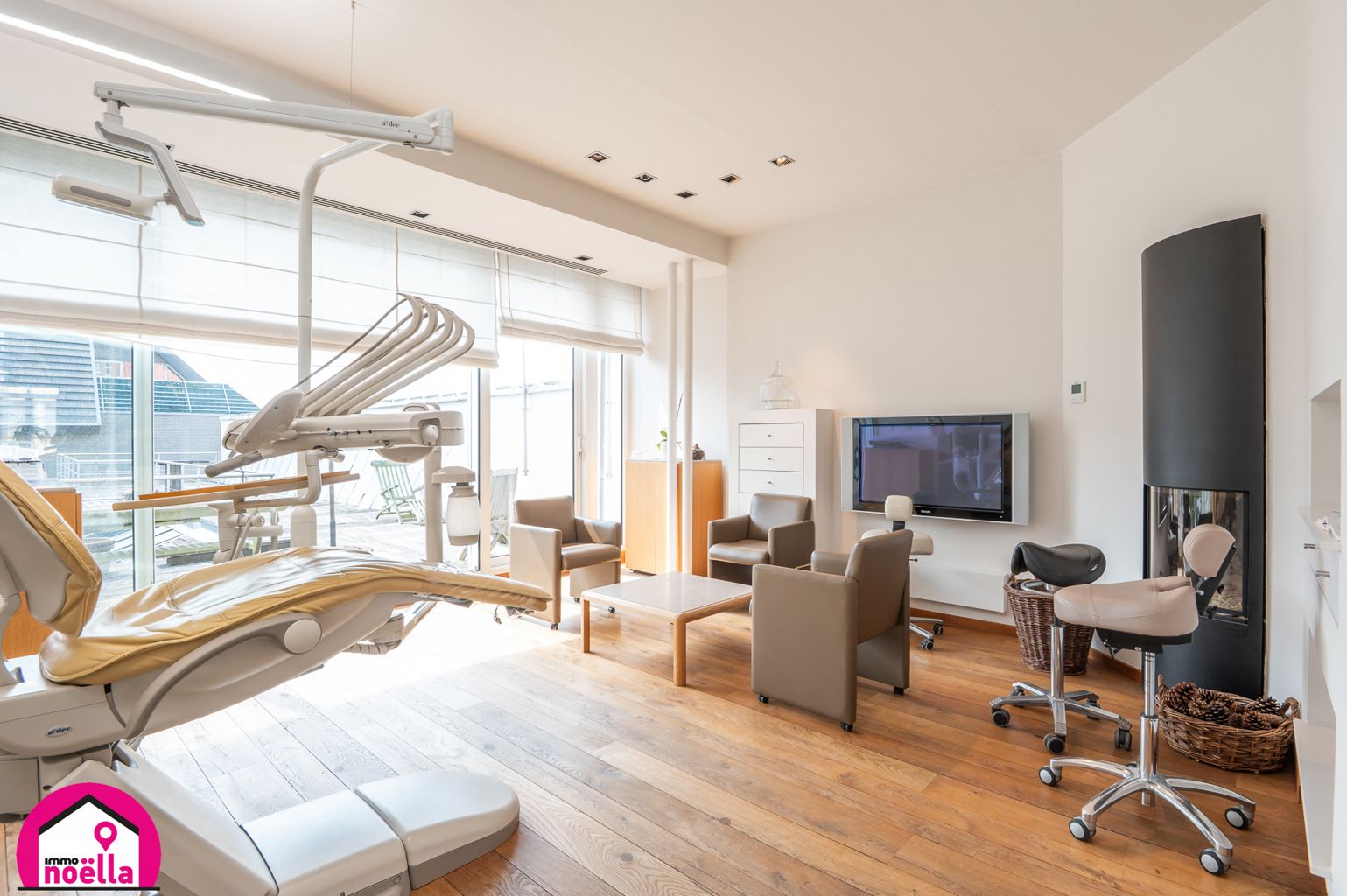 Te koop te Westende prachtige woning met handelsruimte ! foto 2