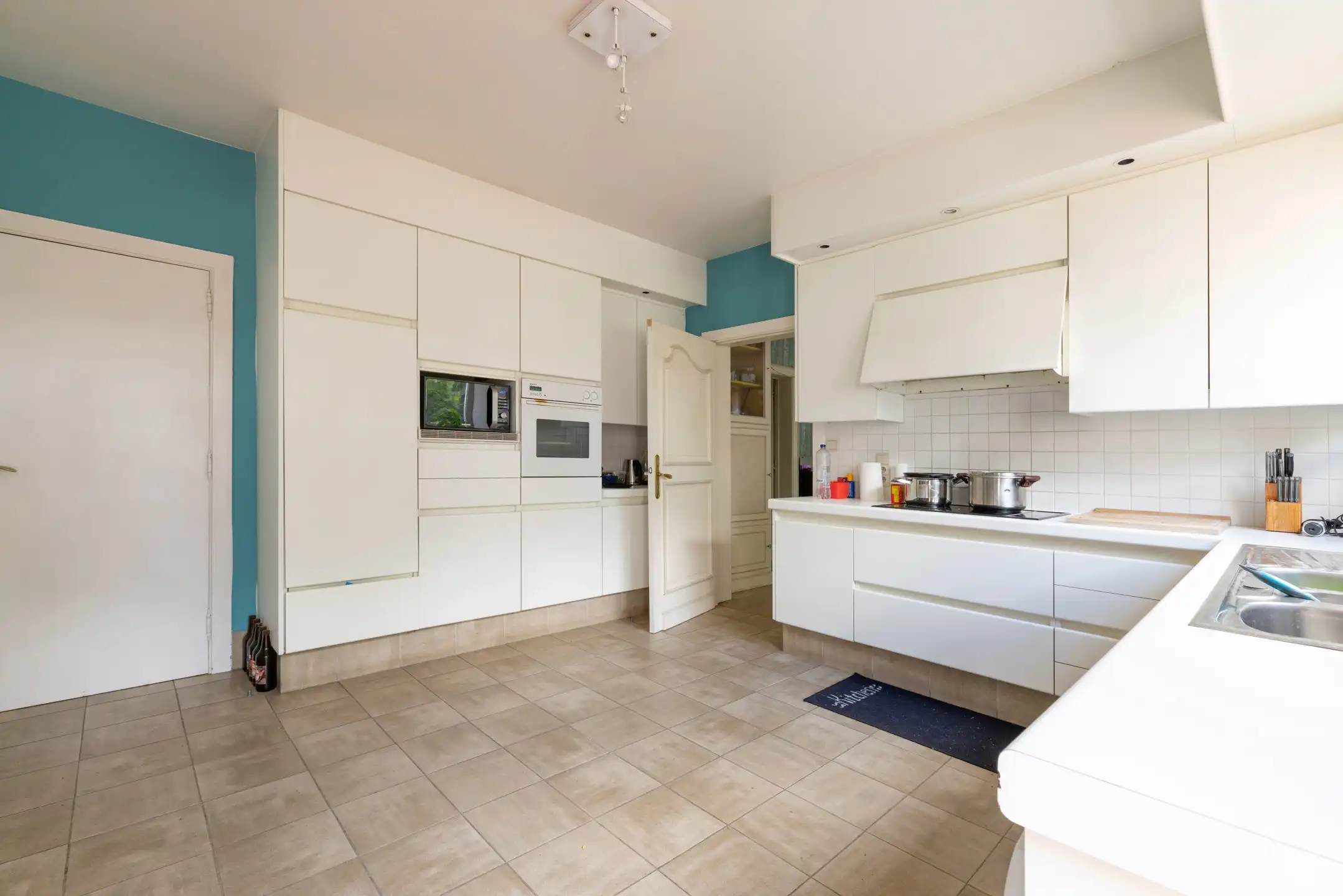 Riante te renoveren villa met grote tuin in centrum Rumbeke foto 10