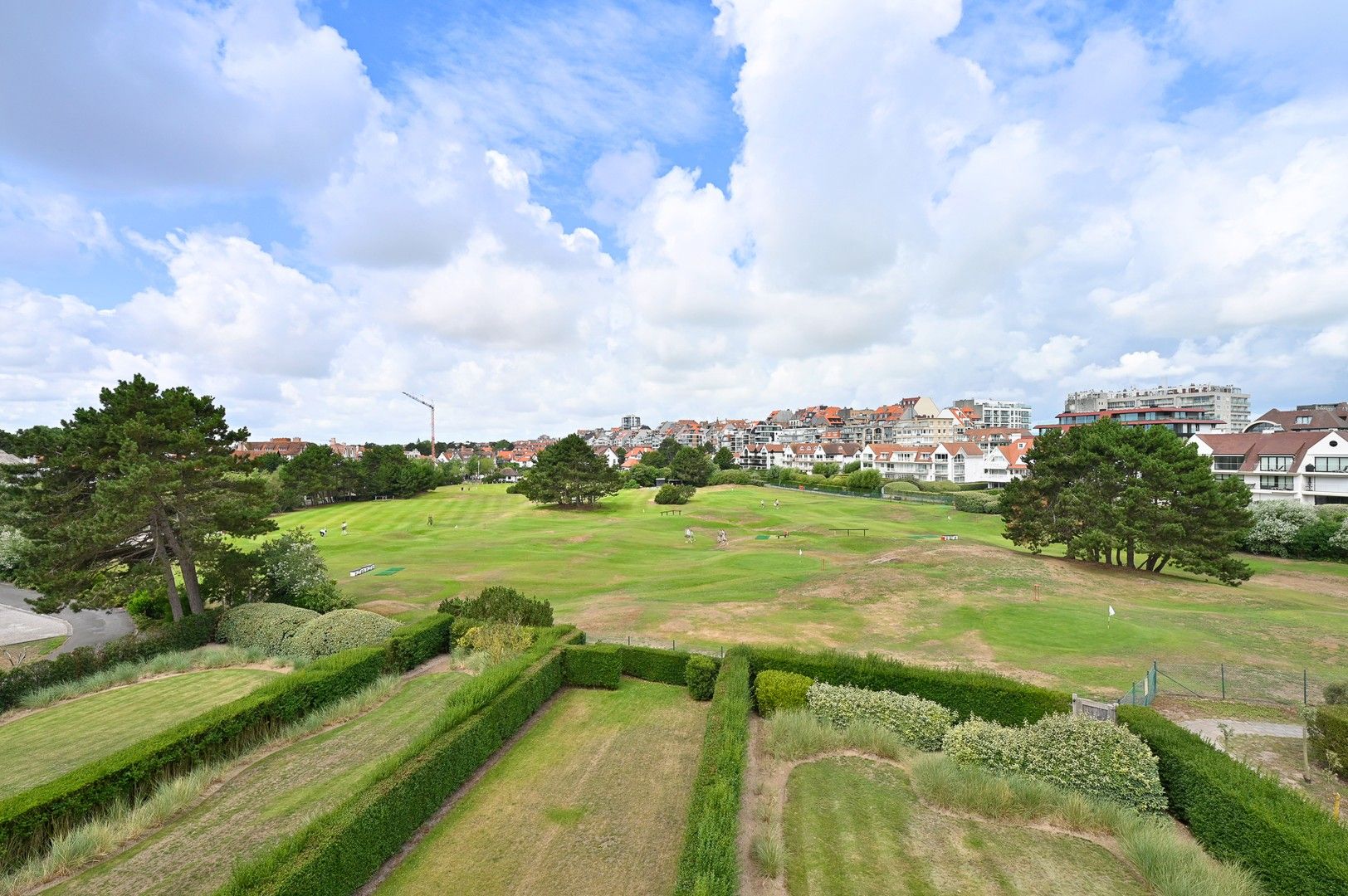 Uitzonderlijk hoekappartement van 188m² met open zicht op de Approach Golf in hartje Zoute. foto 3