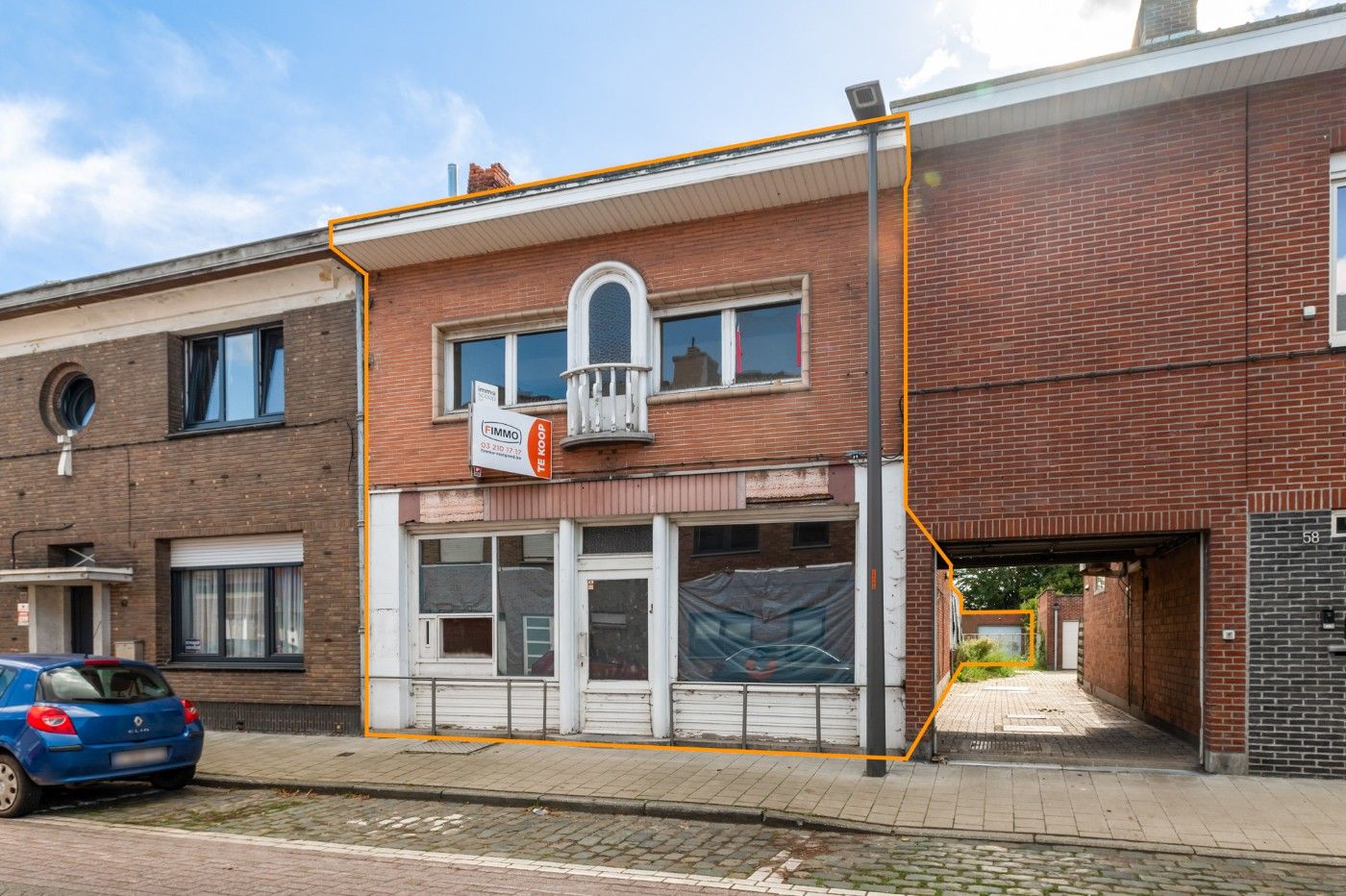 Hoofdfoto van de publicatie: Te renoveren woning met 2 slpk., garage en grote tuin