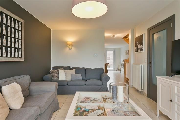 Instapklare woning met 4 slpks in het hart van Stalhille foto 2