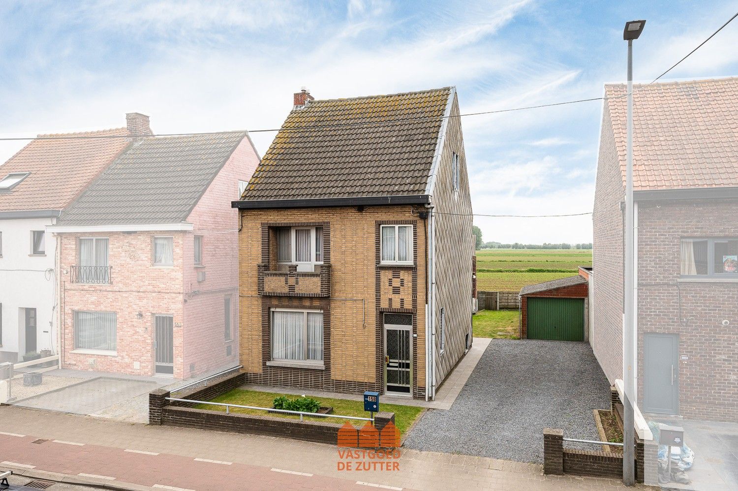 Te renoveren woning te Waarschoot foto {{pictureIndex}}